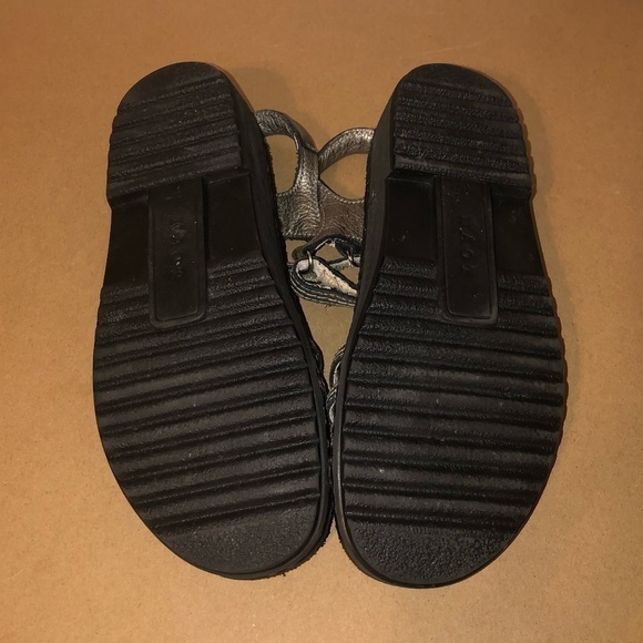 NAOT Sandals Women's Size US6/6.5 Metallic Silver Strappy Floral Open Toe Shoes - Picture 5 of 11